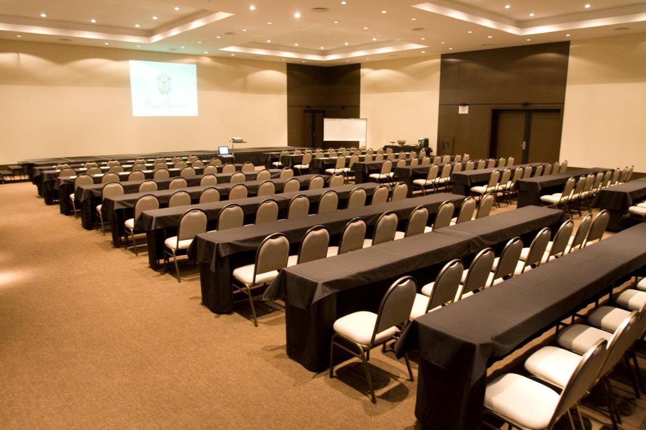 Parque Balneario Hotel Santos By Castelo Itaipava 외부 사진 A typical conference room