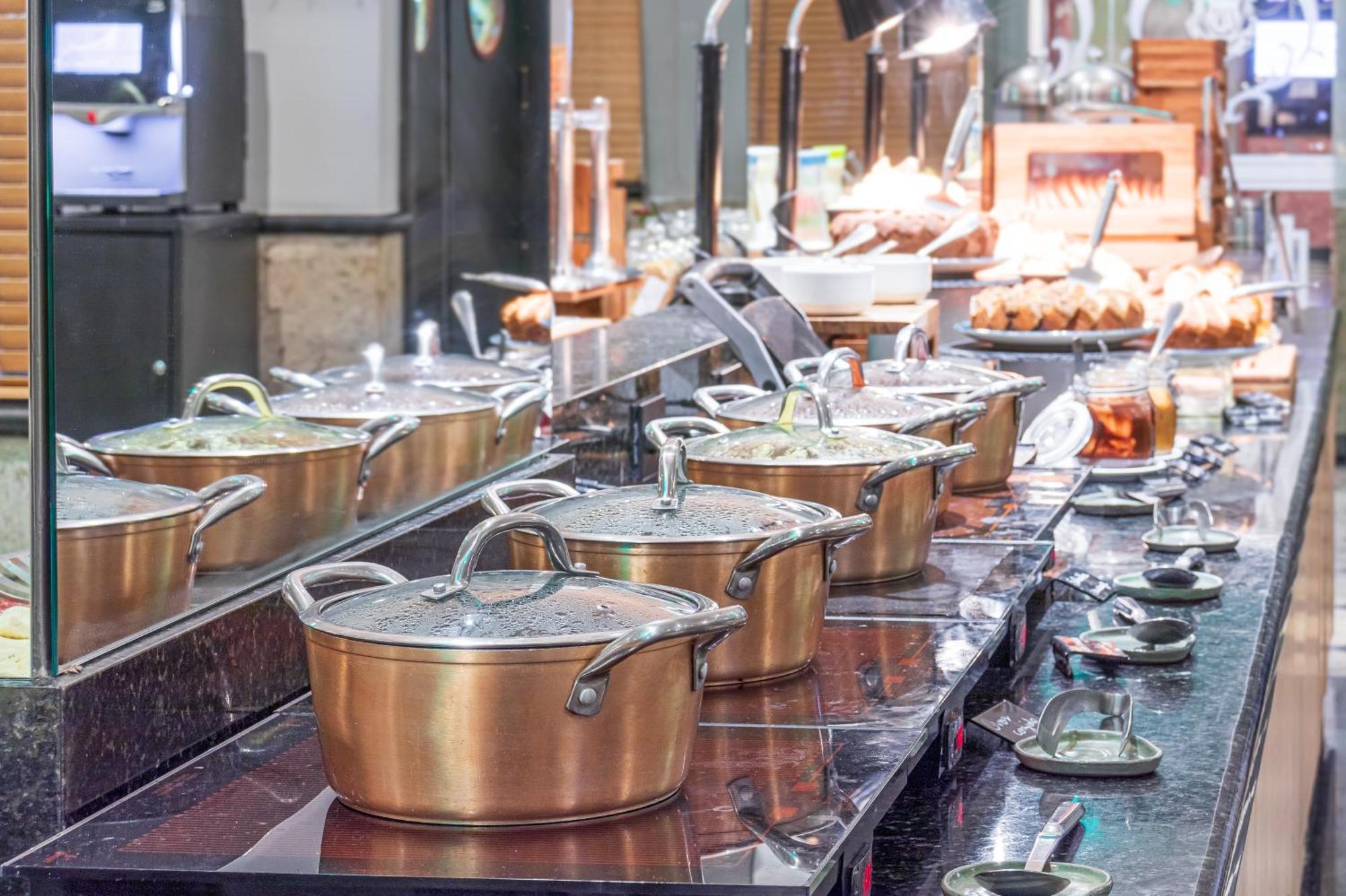 Parque Balneario Hotel Santos By Castelo Itaipava 외부 사진 Cooks' station at a restaurant